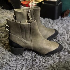 Dr. Scholl's Green and Black Ankle Boots